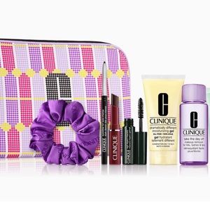 COPY - NWT Clinique Makeup and Bag